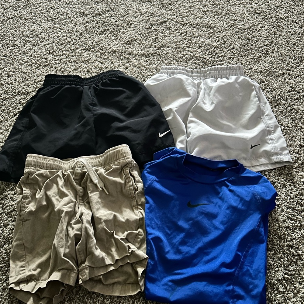 Nike Four-Piece Activewear Set - Black, White, Blue, Khaki size YXS